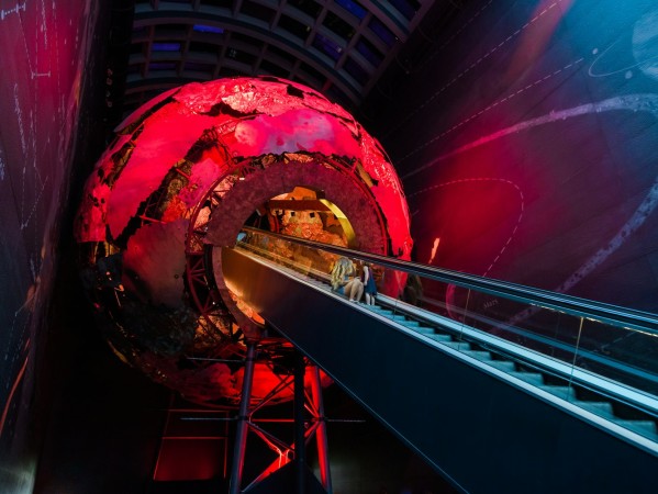 趴在宇宙窗台看热闹，一份银河系与太阳系的动态漫游指南