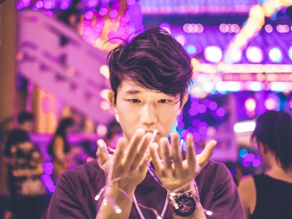 欧莉文和林娜跳银河系，两个姑娘在银河旋臂上的六天五夜