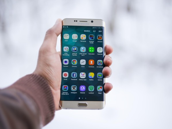 翻出那台落灰的三星Galaxy S4，我竟然有点想哭