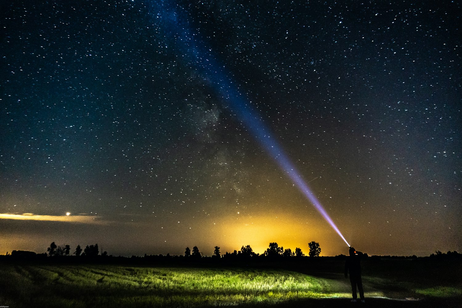 宇宙里可能住着一个比银河系还大的生物吗