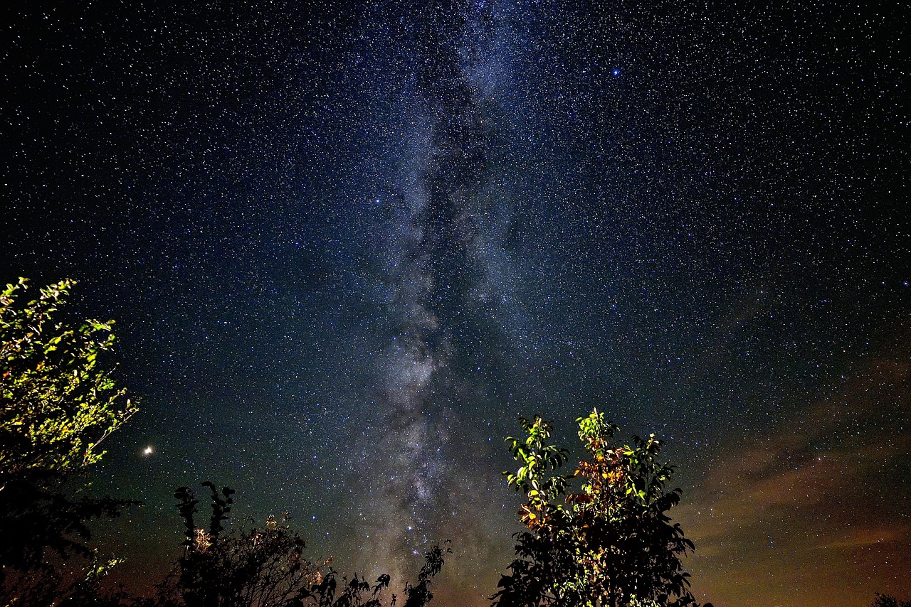 我家客厅那条银河，七夕玉雕里藏着的宇宙