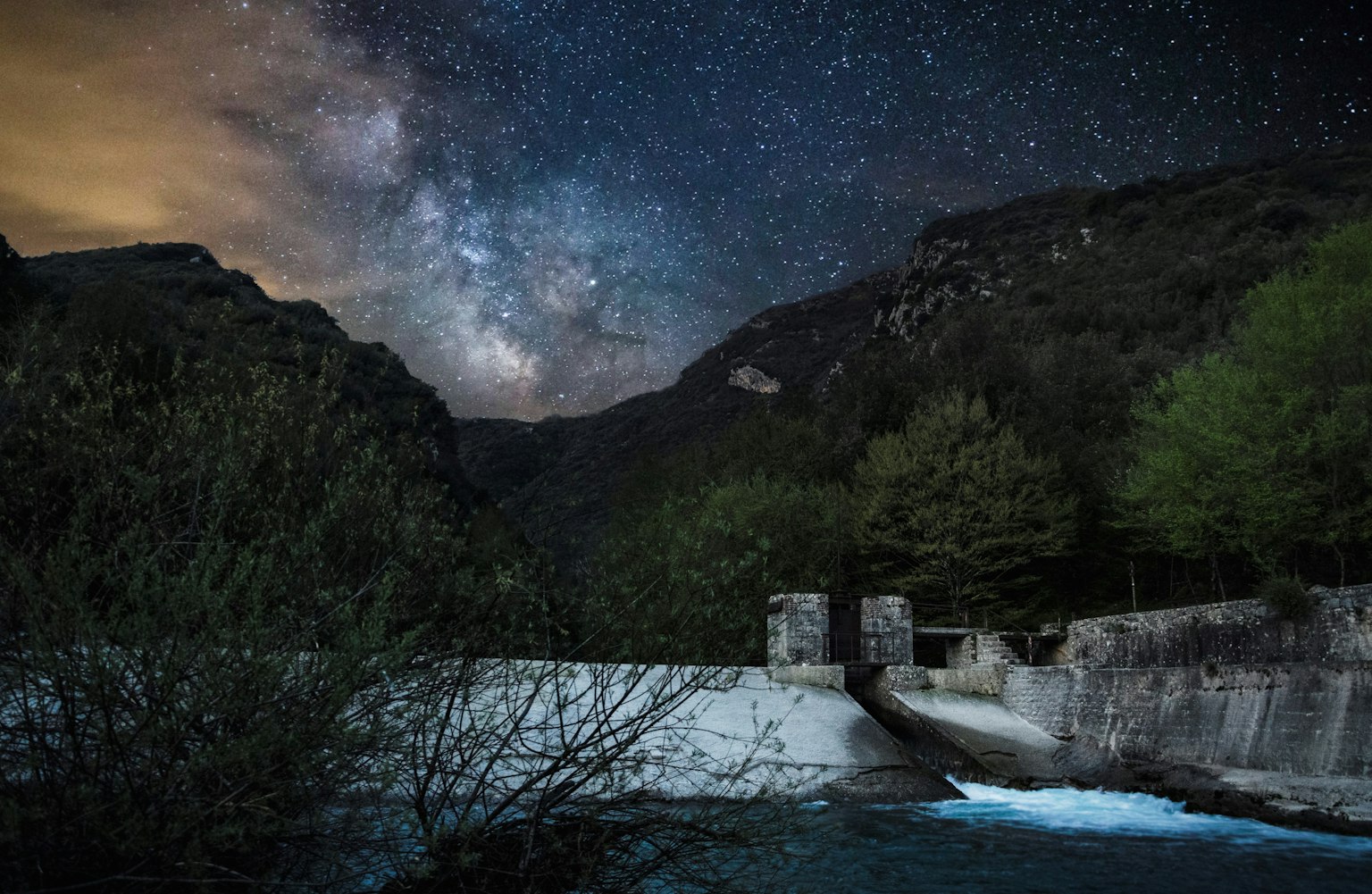 超星系团和银河系,到底谁大? 超星系团和银河系,到底谁大?