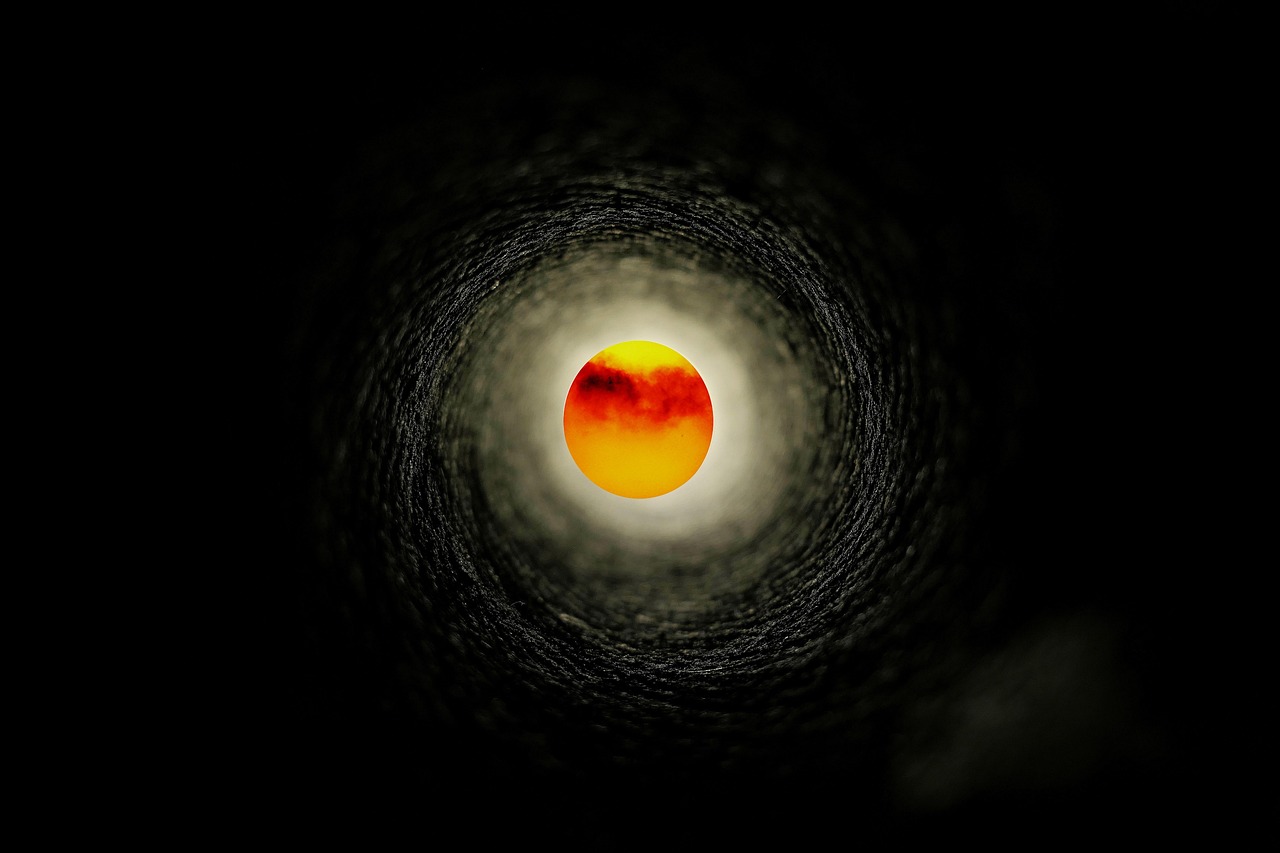宇宙中的孤独跑者，当一颗黑洞被踢出它的星系