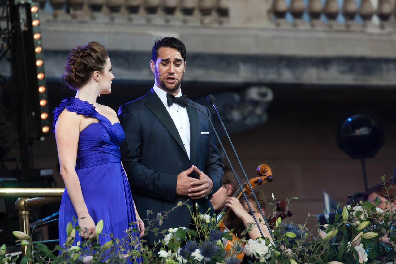 欧立文副校长那晚唱了一整条银河系