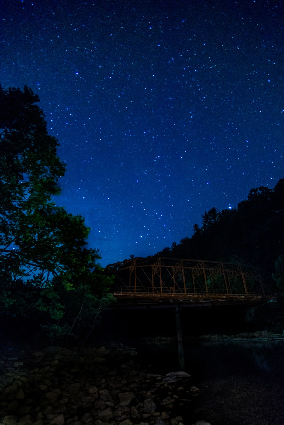 70亿年后的夜空,还能看到那条银色的河吗? 70亿年后的夜空,还能看到那条银色的河吗?