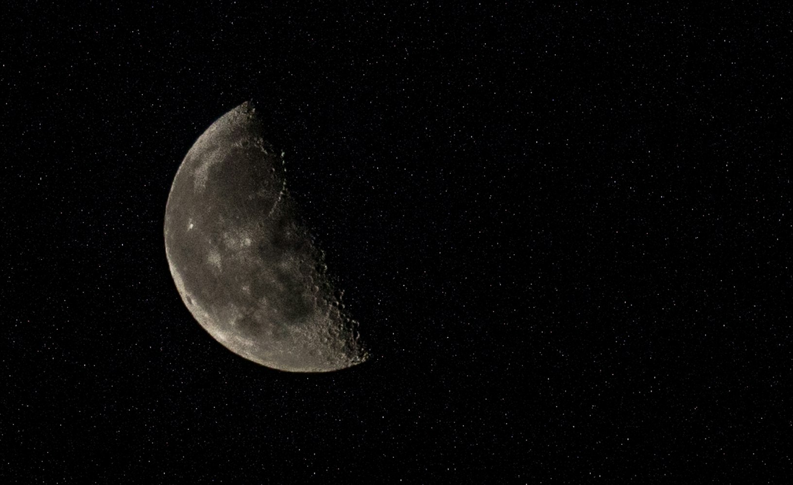 书桌上的宇宙，一颗水晶球里的银河系