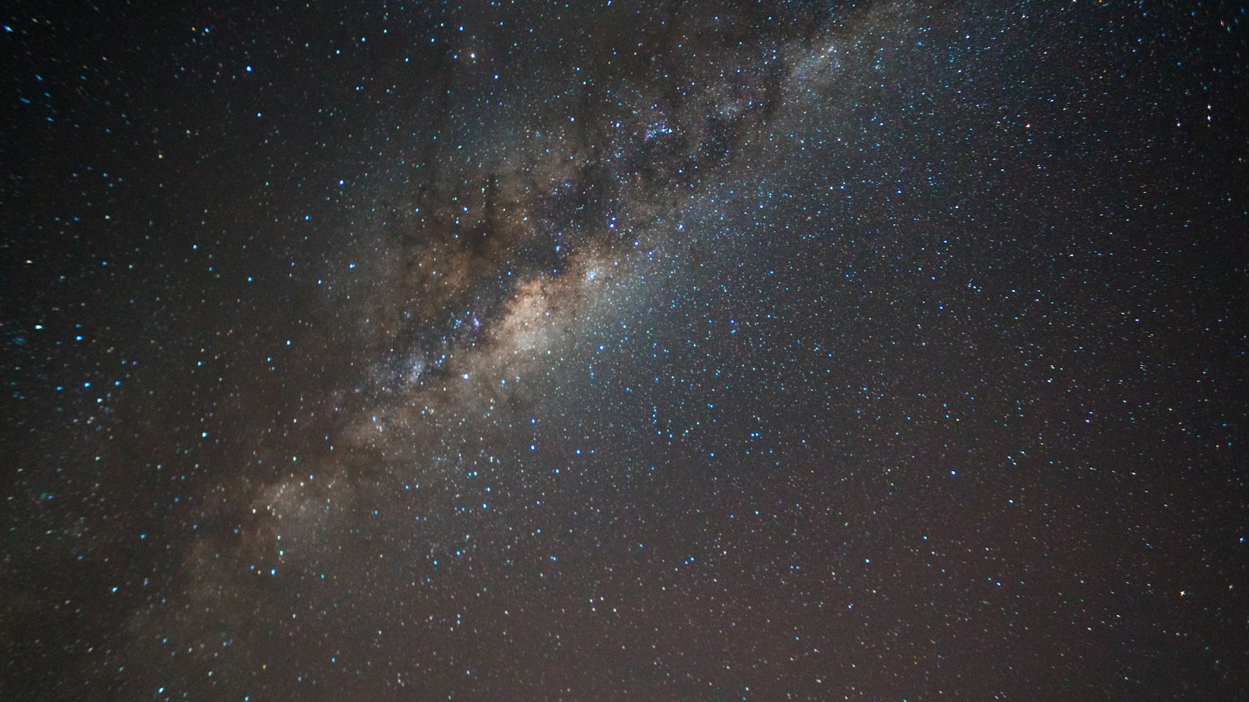 我翻完银河系漫游指南之后，儿子开始管毛巾叫宇宙生存神器