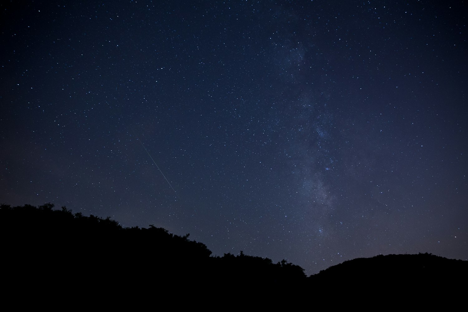 那天下午，我在银河系十字街店买了颗星星